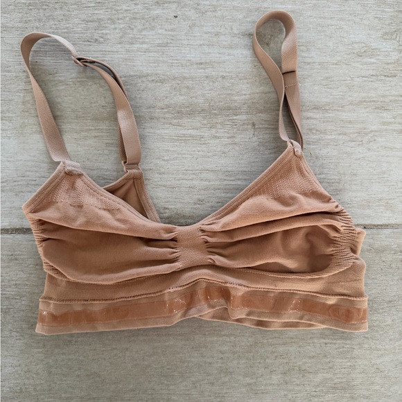 Skims Women's Seamless Sculpt Tan Bralette Small - Picture 5 of 5